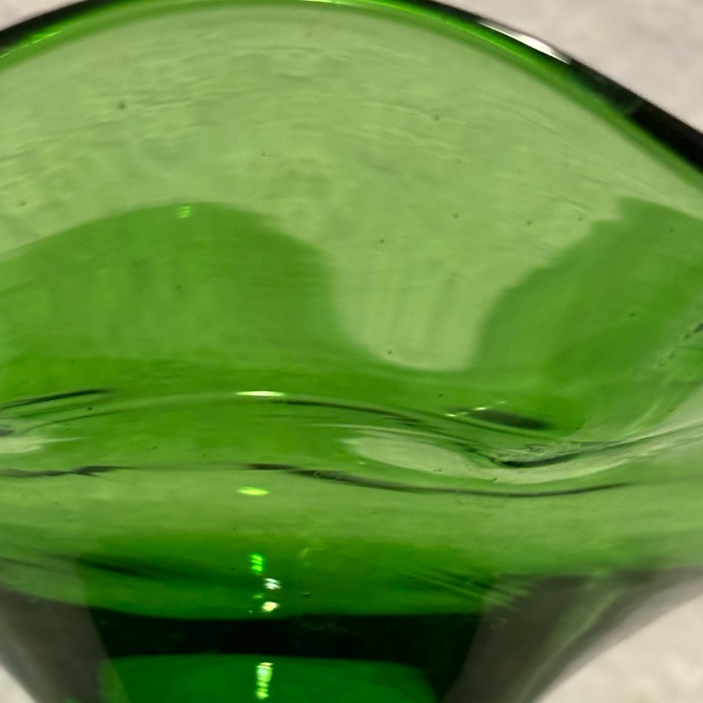 Vintage Green Glass Ruffled Bowl - Picture 7 of 8